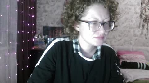 Snapshot of alice_peach chatting on January 7, 5:20 pm bigclit daddy squirt bigdildo fit online show from January 7, 5:20 pm