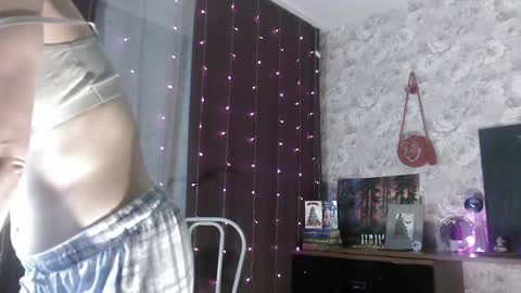 Snapshot of alice_peach chatting on December 28, 9:40 pm bigclit daddy squirt bigdildo fit online show from December 28, 9:40 pm