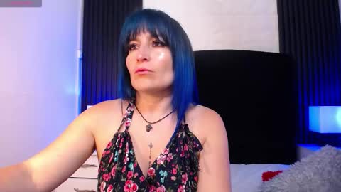 Snapshot of alice_sweetmomma chatting on October 17, 7:50 pm Alice online show from October 17, 7:50 pm