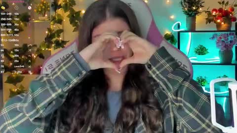 Alice online show from September 19, 8:52 pm