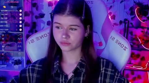 Alice online show from May 2, 6:44 pm