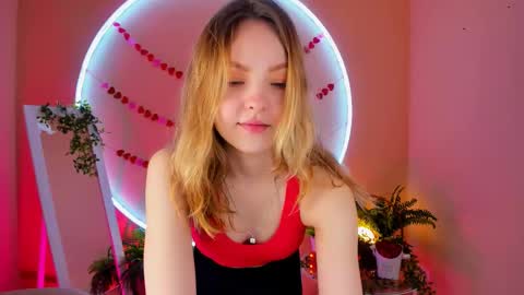 Snapshot of alice_tucci chatting on February 14, 6:34 am Alice  online show from February 14, 6:34 am