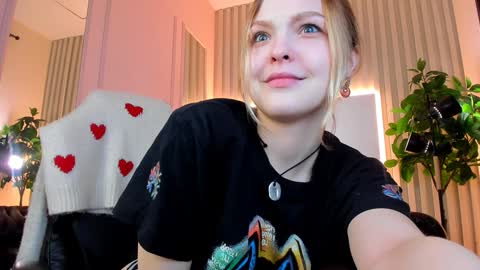 Snapshot of alice_tucci chatting on January 14, 5:01 pm Alice  online show from January 14, 5:01 pm