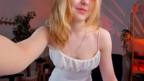 Snapshot of alice_tucci chatting on January 25, 1:35 pm Alice  online show from January 25, 1:35 pm