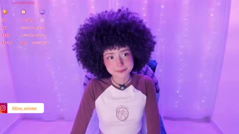 Snapshot of alice_wiinter chatting on March 6, 7:32 pm Alice online show from March 6, 7:32 pm