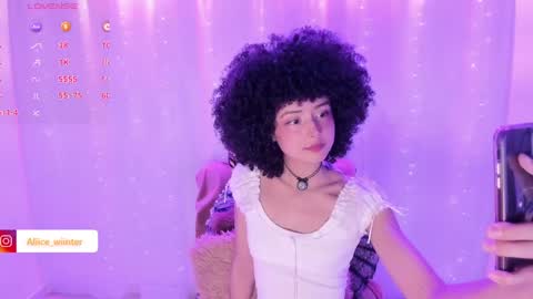 Snapshot of alice_wiinter chatting on February 23, 9:11 pm Alice online show from February 23, 9:11 pm