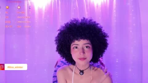 Snapshot of alice_wiinter chatting on December 16, 8:37 pm Alice online show from December 16, 8:37 pm