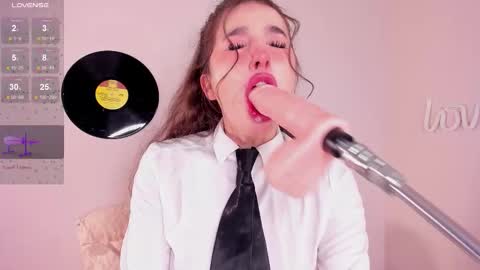 Snapshot of alicebonam chatting on October 22, 7:19 pm Alice online show from October 22, 7:19 pm