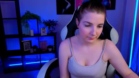 alicechanell online show from March 31, 8:58 am