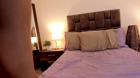 Snapshot of alicecullenn_ chatting on October 19, 3:25 pm Alice Cullen online show from October 19, 3:25 pm