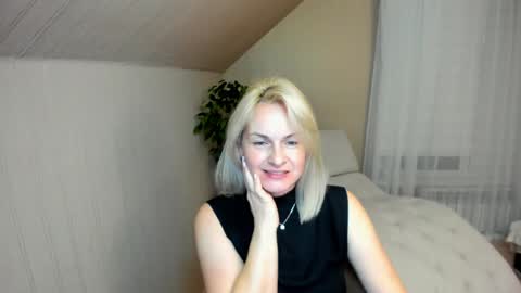Alicee online show from December 15, 7:10 pm