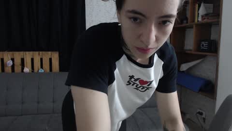 alicee_logan_ online show from January 24, 1:35 am