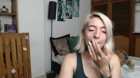 alicee_logan_ online show from April 9, 2:47 am