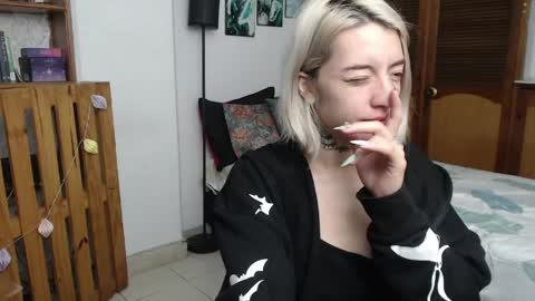alicee_logan_ online show from March 31, 3:17 am