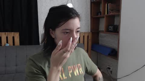 alicee_logan_ online show from January 22, 2:37 am