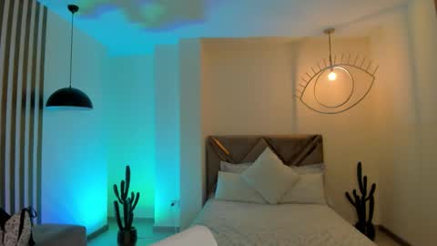 Alice online show from December 17, 6:56 pm