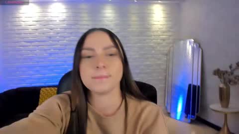 Snapshot of aliceharperx chatting on March 4, 3:11 am Alice online show from March 4, 3:11 am