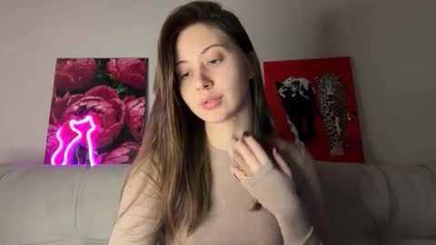 aliceinlustland online show from May 5, 8:01 pm