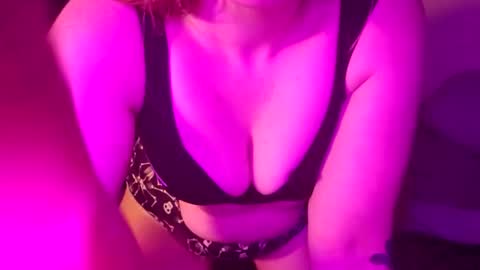 Snapshot of aliceinwonder6669 chatting on November 1, 2:48 am Aliceinwonder6669 online show from November 1, 2:48 am