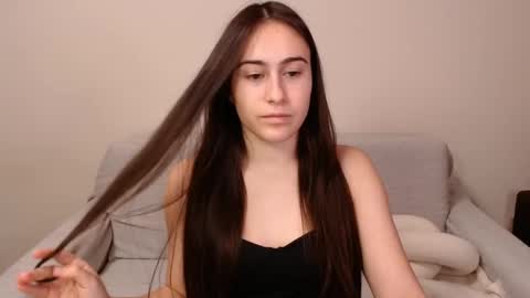 Snapshot of alicekollt chatting on December 26, 9:37 pm alicekollt online show from December 26, 9:37 pm