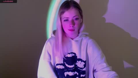 Snapshot of alicemeow_ chatting on September 29, 12:43 pm Alice online show from September 29, 12:43 pm