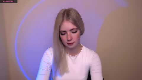 Snapshot of alicemeow_ chatting on October 17, 12:19 pm Alice online show from October 17, 12:19 pm