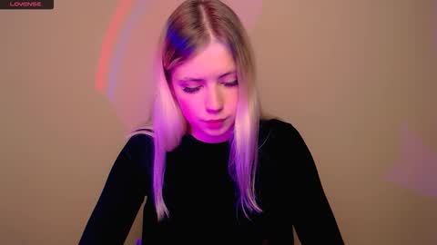 Snapshot of alicemeow_ chatting on October 1, 11:26 am Alice online show from October 1, 11:26 am