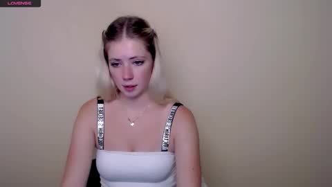 Snapshot of alicemeow_ chatting on September 17, 12:36 pm Alice online show from September 17, 12:36 pm