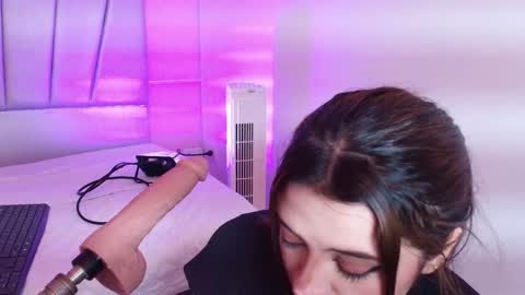 alicemillerr_ online show from January 20, 7:04 pm
