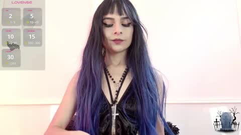 alicenoir_ online show from March 23, 6:25 pm