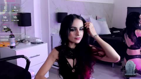 alicenoir_ online show from December 21, 5:50 pm