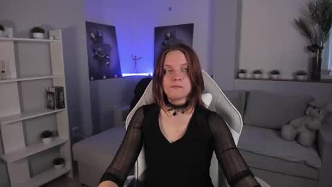 Snapshot of alicepill chatting on September 11, 2:01 am Alice online show from September 11, 2:01 am