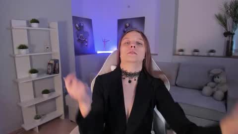 Snapshot of alicepill chatting on October 13, 2:03 am Alice online show from October 13, 2:03 am