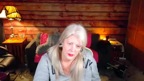 Alices Curiosity online show from October 31, 3:30 am