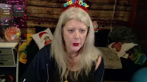 Alices Curiosity online show from December 8, 9:30 pm