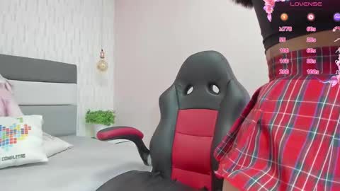 Snapshot of alicestark2 chatting on March 8, 1:55 pm online show from March 8, 1:55 pm