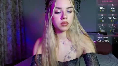 Snapshot of alicetenshi chatting on October 19, 8:55 pm Sweet Alice online show from October 19, 8:55 pm