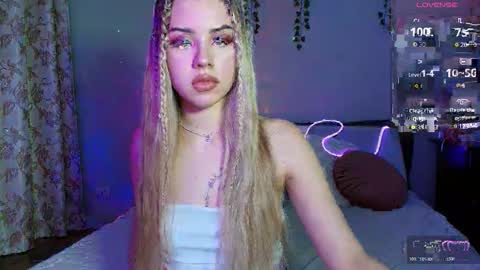 Snapshot of alicetenshi chatting on October 18, 8:54 pm Sweet Alice online show from October 18, 8:54 pm