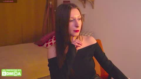 alicewallflower online show from April 11, 9:07 pm