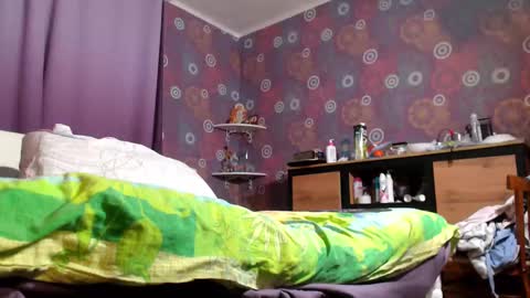 alicewetsquirt online show from March 8, 6:14 pm
