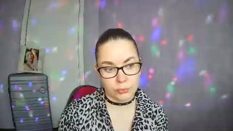 AlicexFresh online show from April 9, 8:20 am