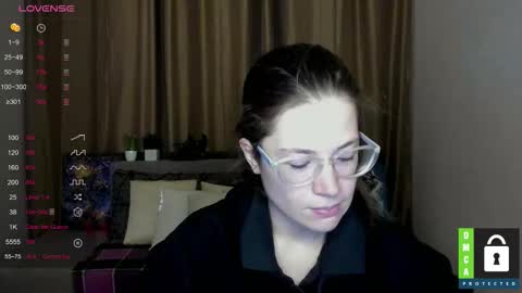 Alicia online show from October 2, 11:37 am