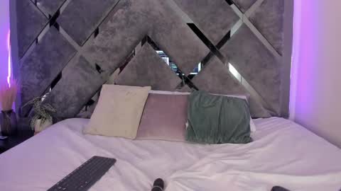 Snapshot of alicia_jerez1 chatting on February 12, 4:44 pm Alice online show from February 12, 4:44 pm