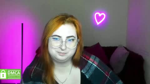 Snapshot of alicia_side_red chatting on October 28, 6:30 am Alicia online show from October 28, 6:30 am