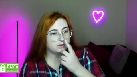 Snapshot of alicia_side_red chatting on October 17, 5:38 pm Alicia online show from October 17, 5:38 pm