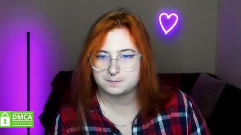 Snapshot of alicia_side_red chatting on October 5, 5:23 am Alicia online show from October 5, 5:23 am