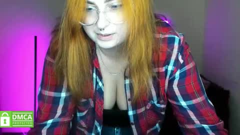 Snapshot of alicia_side_red chatting on October 26, 6:31 am Alicia online show from October 26, 6:31 am