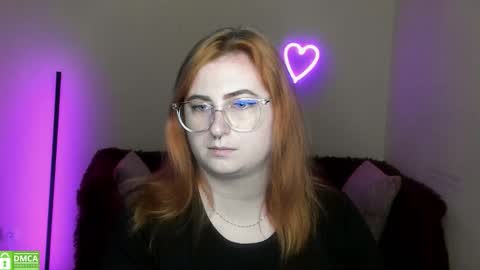 Snapshot of alicia_side_red chatting on September 20, 11:30 am Alicia online show from September 20, 11:30 am