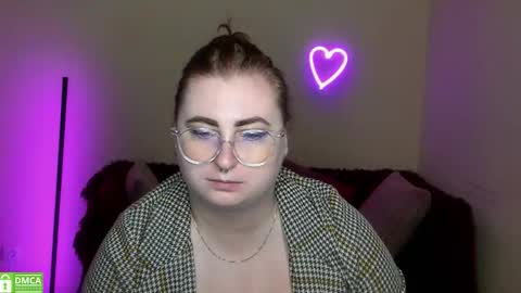 Snapshot of alicia_side_red chatting on September 23, 5:27 am Alicia online show from September 23, 5:27 am