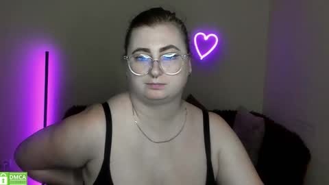 Snapshot of alicia_side_red chatting on September 25, 11:31 am Alicia online show from September 25, 11:31 am